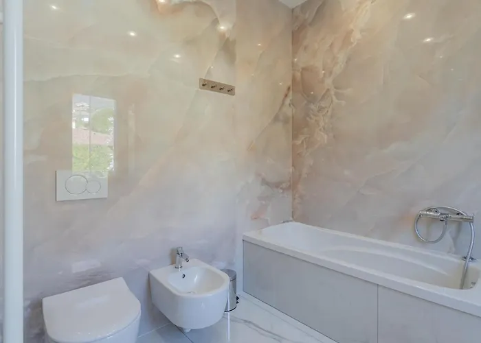 New Vogue Villa